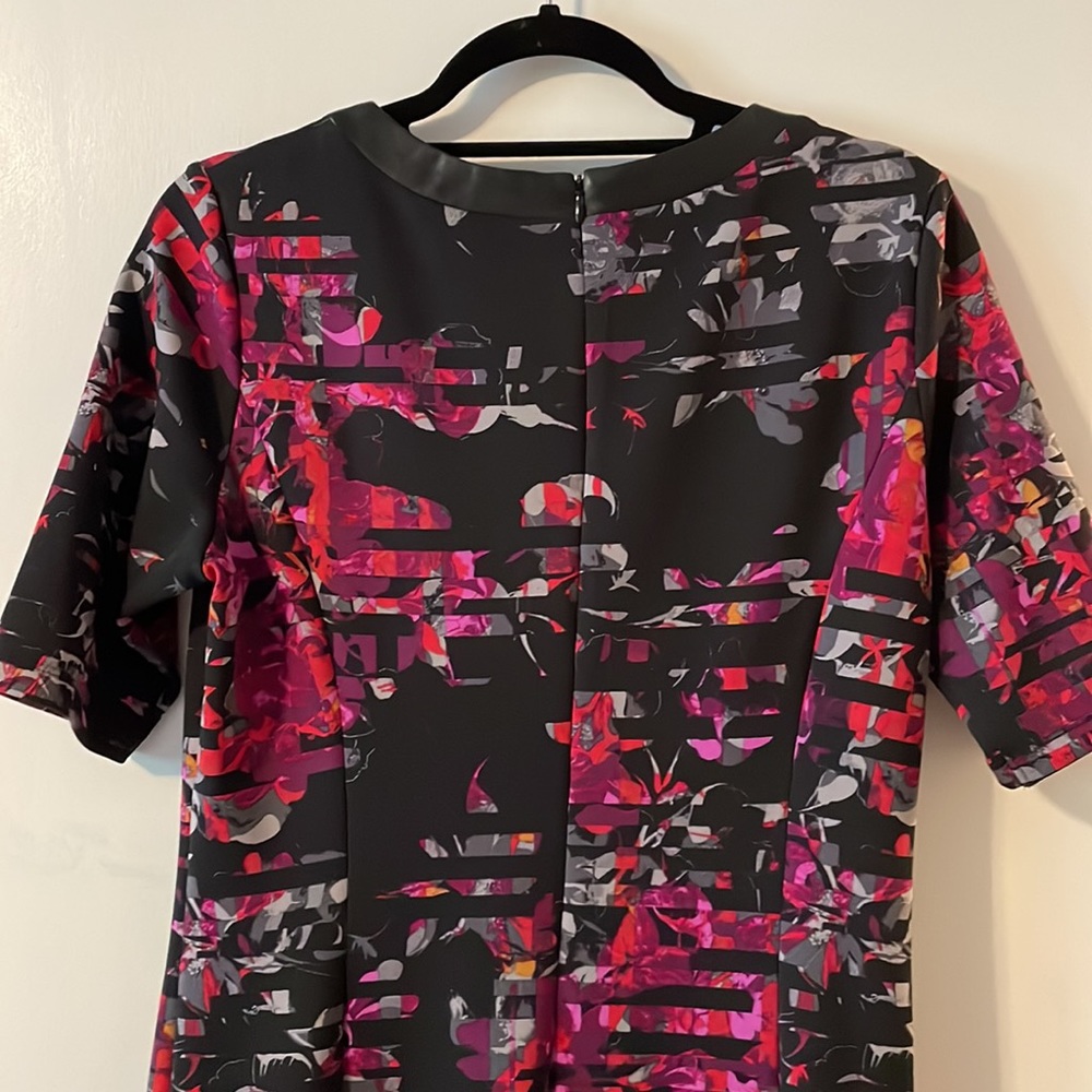 EUC graphic print sheath dress. Final markdown! - Picture 4 of 6